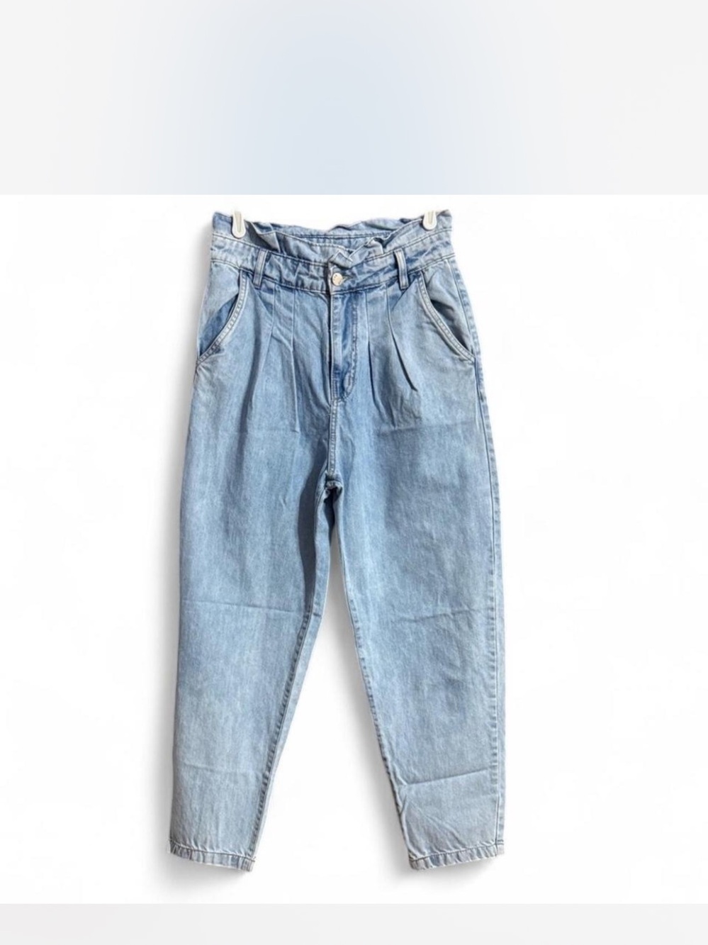 END Paper Bag Waist Light Wash Pleat Front High Waist Tapered Jeans Size: 38 (6)
